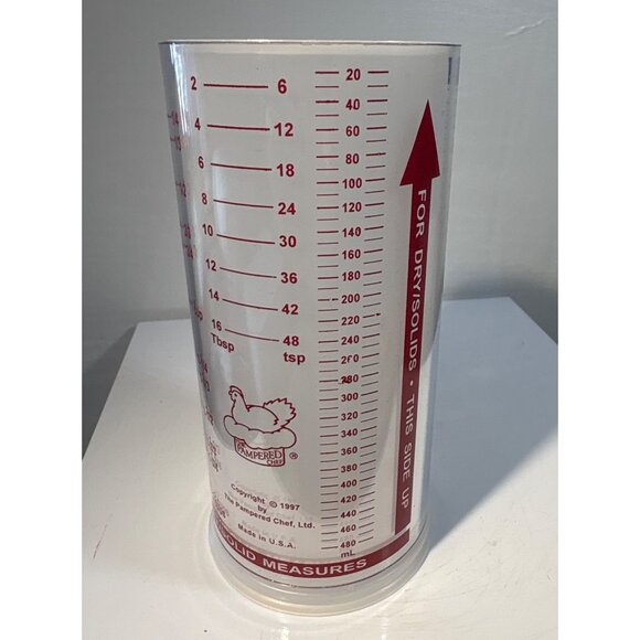 Pampered Chef 2-Cup Adjustable Measuring Cup For Dry & Liquid Ingredients - Picture 2 of 7